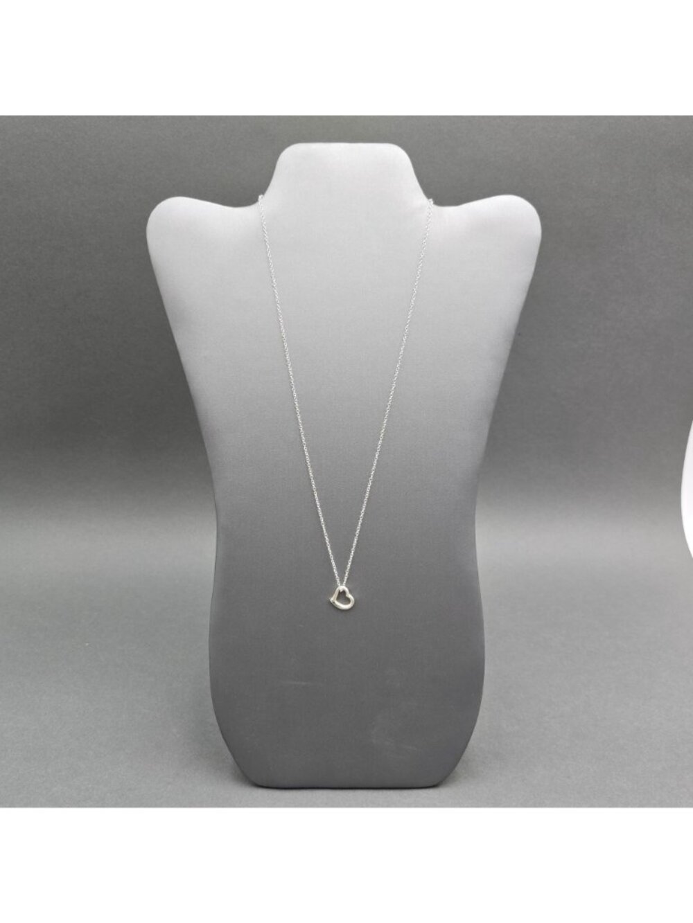 Sterling Silver Mom Heart Pendant Necklace 22" I Remember Every Hug Inscribed - Picture 3 of 8